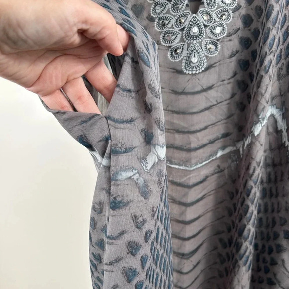 Cream beach pool coverup, XL-2XL, vneck, embellishments, Resortwear Vacation - Picture 8 of 9